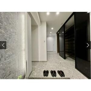 Walk-in wardrobe